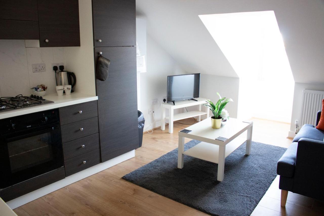 Town Centre Apartment With Free Parking ลอฟเบอเรอ ภายนอก รูปภาพ